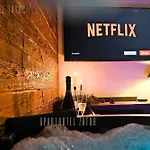 Natural 56 Jacuzzi Apartment