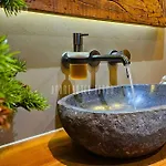 Natural 56 Jacuzzi Apartment 4*