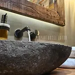 Natural 56 Jacuzzi Apartment 4*